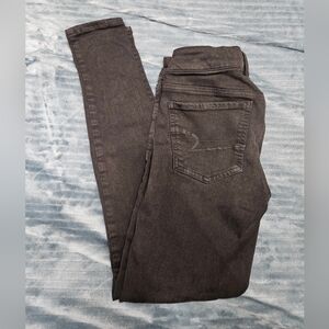 American Eagle Black Disressed Knees Skinny Jeans!